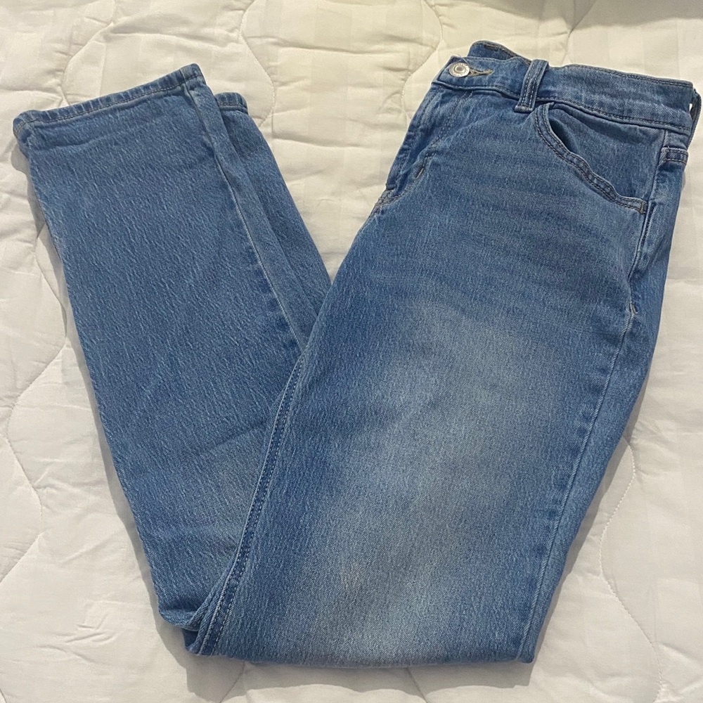 Old Navy Mid-Rise Wow Boyfriend Jeans - Medium Wash